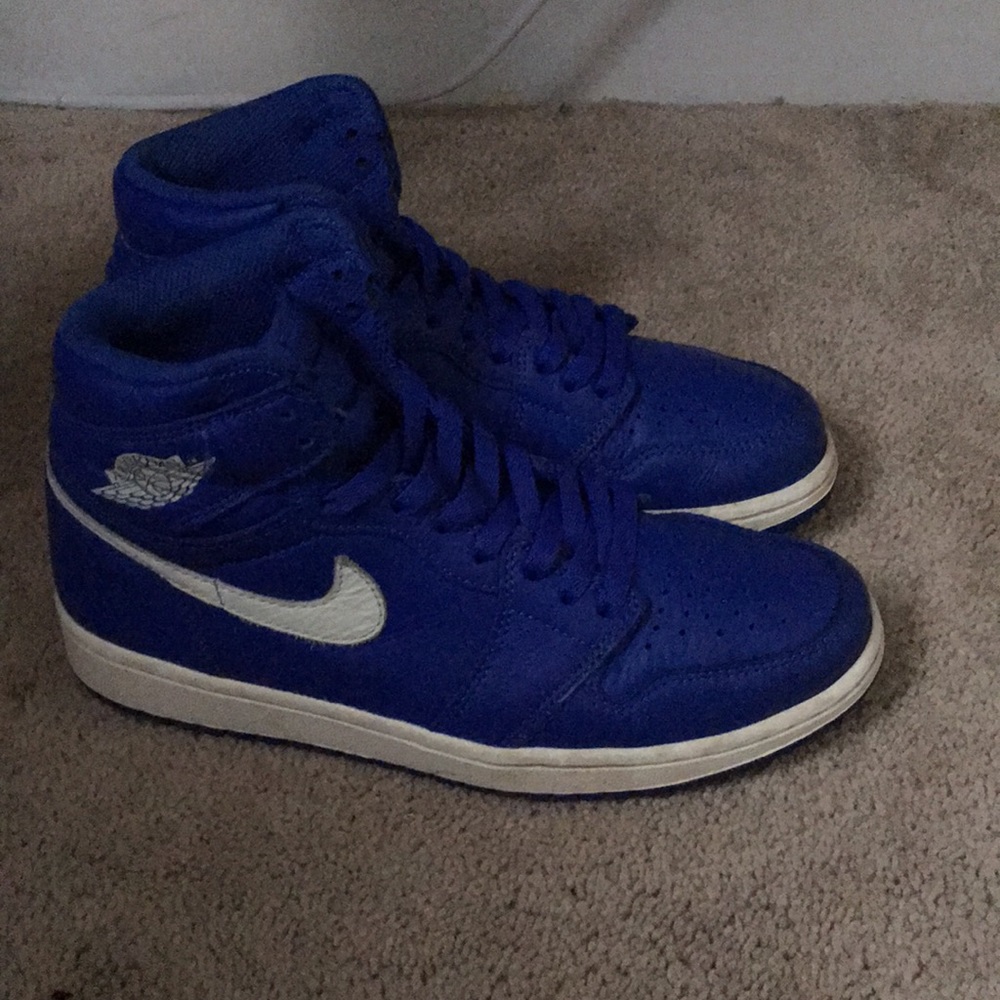 Jordan 1 hyper royal